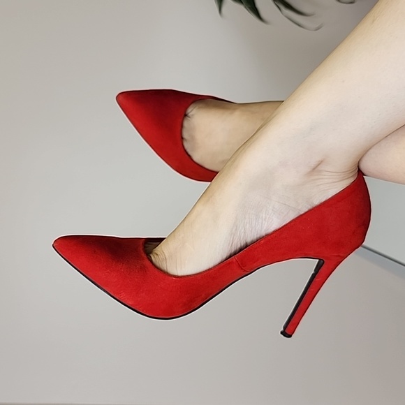 Basic Pumps - Red - Picture 9 of 10